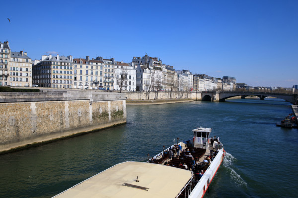 Paris, péniche sur la Seine