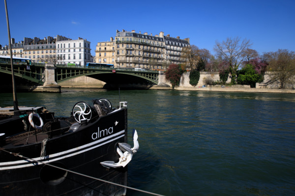 Paris, quai Saint-Bernard