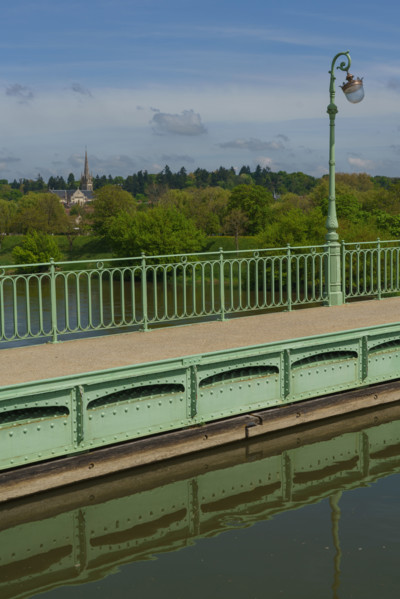 france, région centre, Loiret, Briare, pont canal de Birare, pont-canal portant le canal latéral à