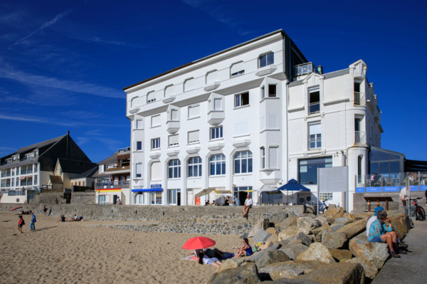 france, region Normandie, Manche, cotentin, Agon coutainville,  plage, promenade de Jersey,