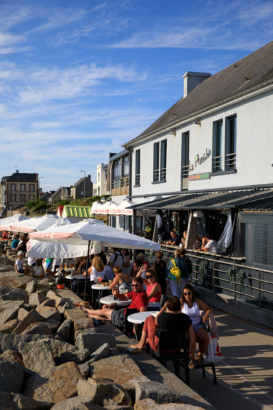 france, region Normandie, Manche, cotentin, Agon coutainville,  plage, promenade de Chausey,