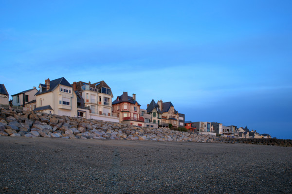 france, region Normandie, Manche, cotentin, Agon coutainville,  plage au soleil couchant