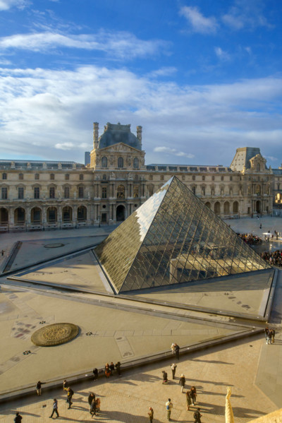 Paris, Musée du Louvre, cour Napoléon