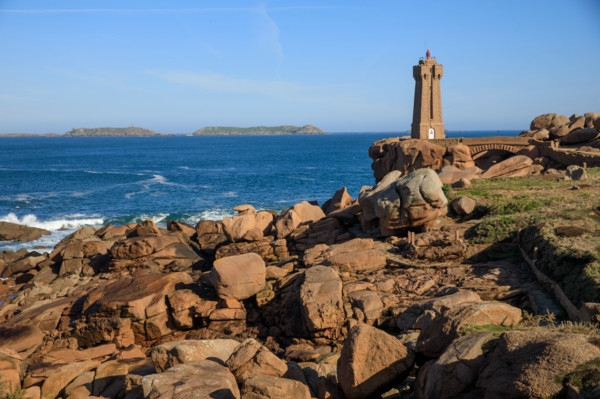 france, région Bretagne, Côtes d'Armor, côte de granit rose, Ploumanac'h, les rochers