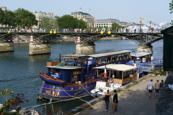 Oeuvre "La Caverne du Pont Neuf", par JR