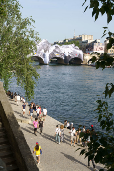 Oeuvre "La Caverne du Pont Neuf", par JR