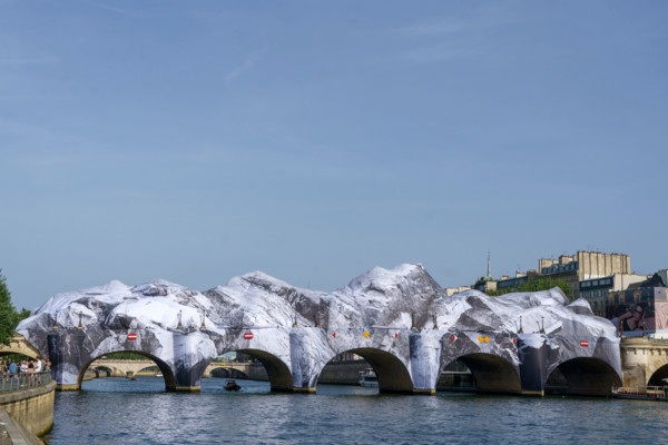 Oeuvre "La Caverne du Pont Neuf", par JR