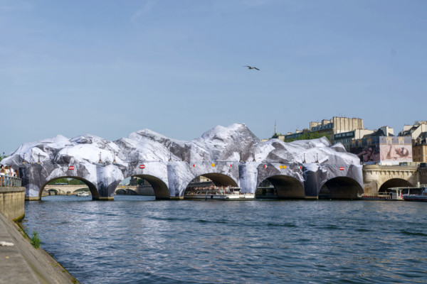Oeuvre "La Caverne du Pont Neuf", par JR