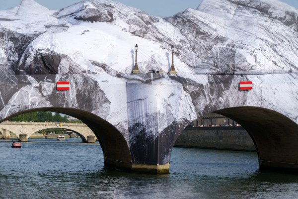 Oeuvre "La Caverne du Pont Neuf", par JR