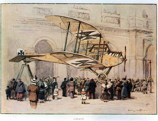 After the war of 14-18, German planes in the court of the Invalids.