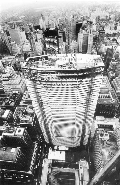 The United States.  New York.  Building of Side-Am (1964).
