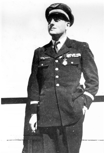 Jean Assolant (1903-1942). Aviateur français.