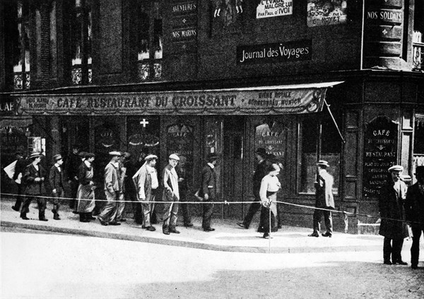 the Croissant Cafe