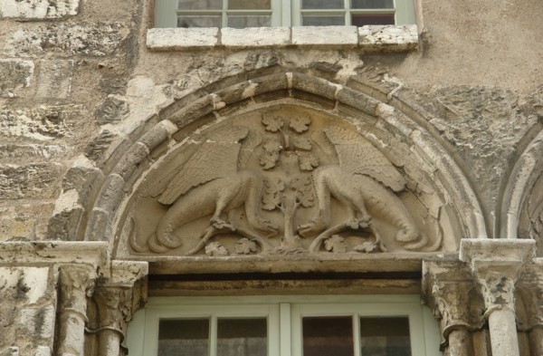 Chartres.