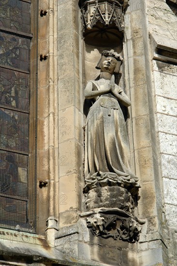 Chartres.