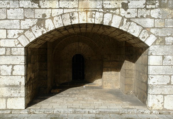 Chartres.