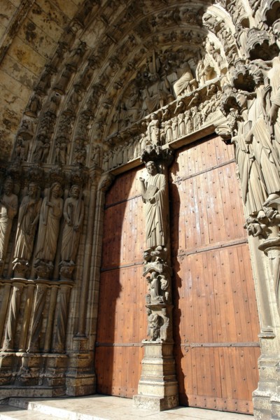 Chartres.