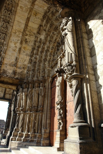 Chartres.