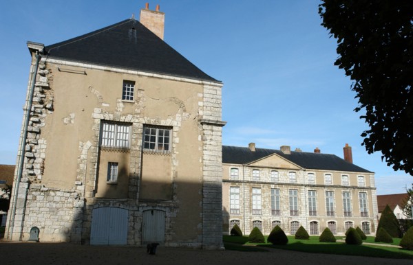 Chartres.
