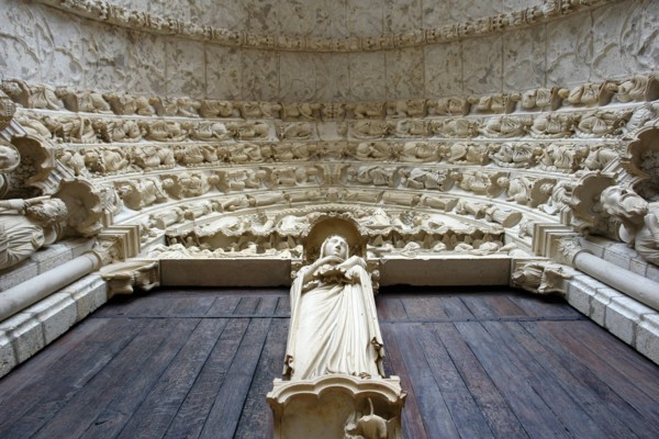 Chartres.