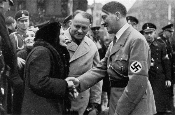 Adolf Hitler. Am Tage der Saarrückgliederung. Adolf Hitler. Le jour du rattachement de la Sarre au