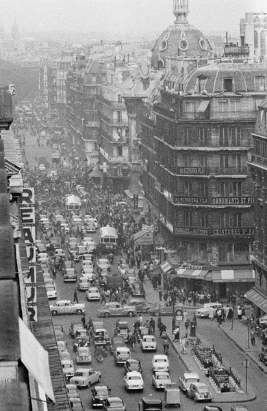 View over the rue Réaumur in Paris in 1958
