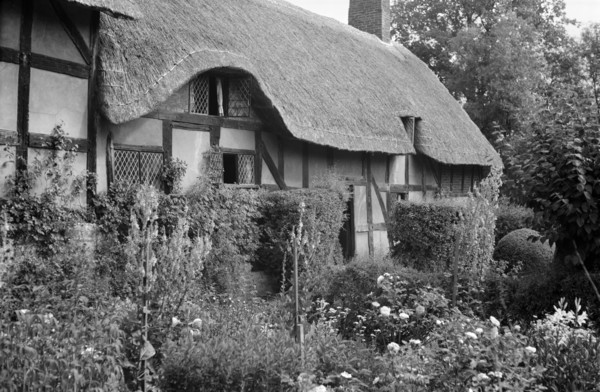 Anne Hathaway's cottage at Shottery, Warwickshire, c1945-c1965
