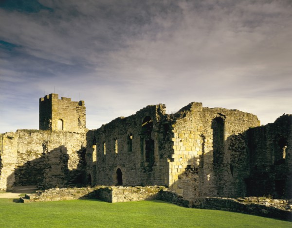 Scolland's Hall and the Gold hole tower, Richmond Castle, North Yorkshire, 1987
