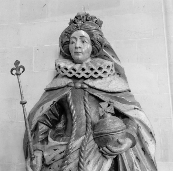 Queen Elizabeth I statue, St Mary Redcliffe Church, Bristol, 1945