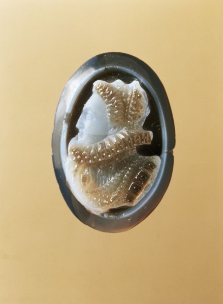 Cameo carved with the portrait of Elizabeth I, c1575. Artist: Unknown