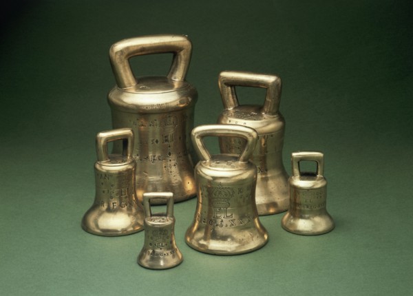 Set of Bronze weights stamped with a crowned 'EL' (Elizabeth I), 1588. Artist: Unknown
