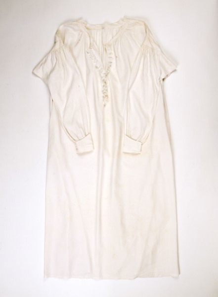 A nightdress worn by Queen Victoria, c1838-c1901. Artist: Unknown