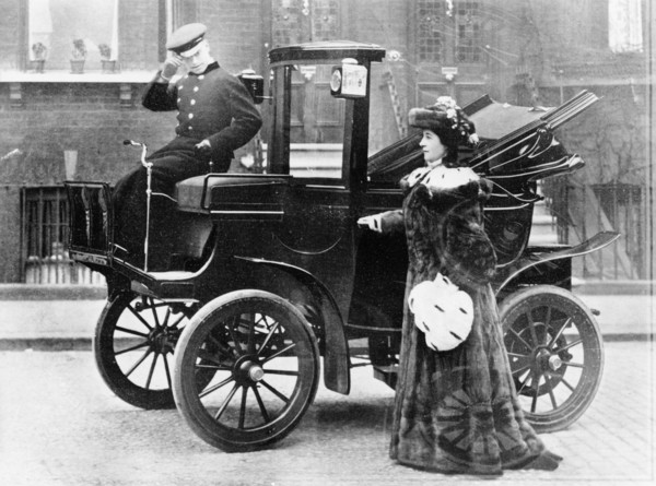 Lillie Langtry modelling a sable motoring coat. Artist: Unknown