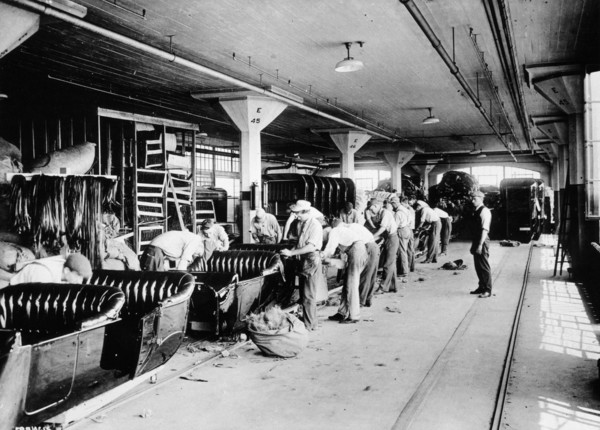 Making the bodies for Model T Fords, 1915. Artist: Unknown