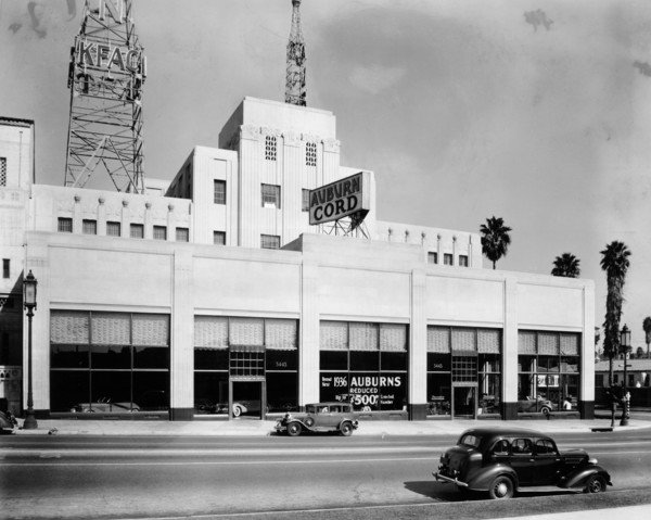 Auburn and Cord car showroom, USA, 1936. Artist: Unknown