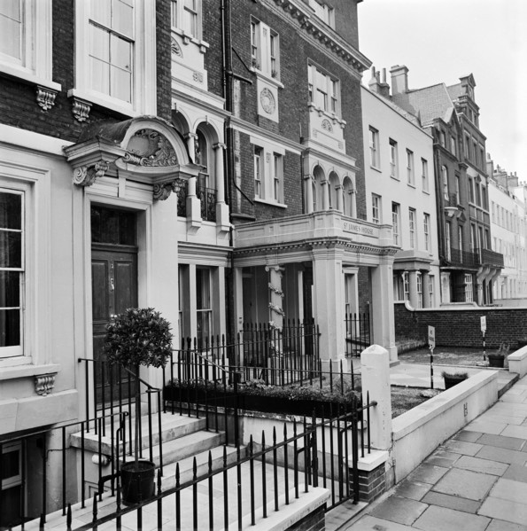 Kensington Square, London, 1969-1979