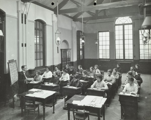 A lesson at the Fulham Girl Clerks' Training School, Fulham, London, 1915. Artist: Unknown.