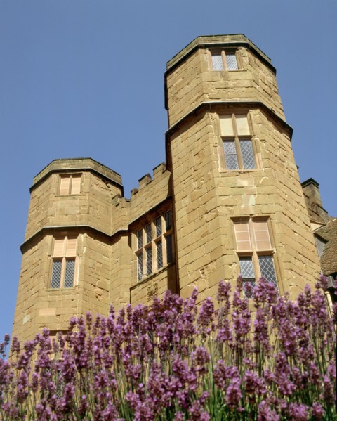 Gatehouse of Kenilworth Castle, Warwickshire, 2004