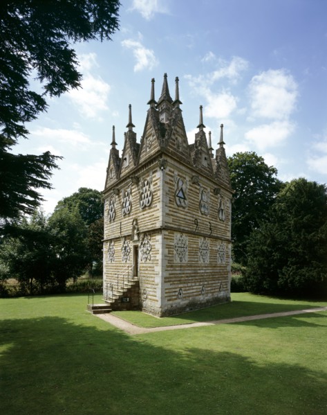 Rushton Triangular Lodge, Northamptonshire