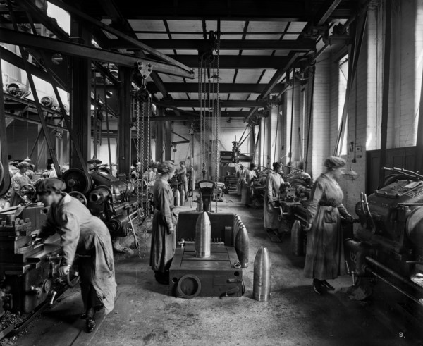 Women manufacturing shell casings, Cunard Shell Works, Bootle, Merseyside, 1917