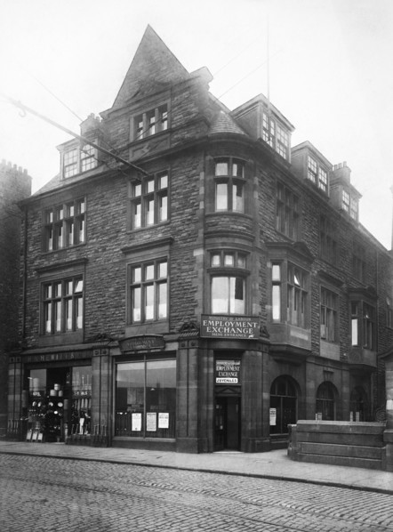 Employment Exchange and RD Hewitt & Co ironmongers, Victoria Viaduct, Carlisle, Cumbria, 1907