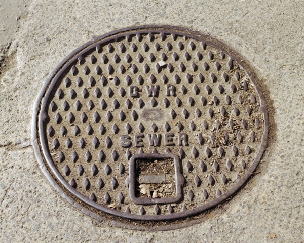 Great Western Railway sewer inspection cover plate, Swindon, Wiltshire, 2006