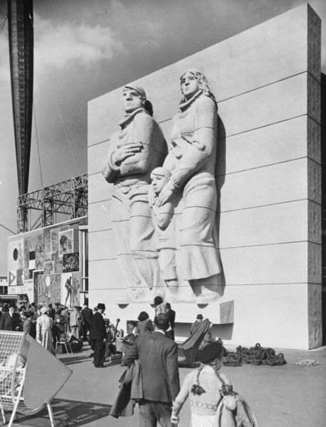 The Islanders', sculpture by Siegfried Charoux, Festival of Britain, Lambeth, London, 1951