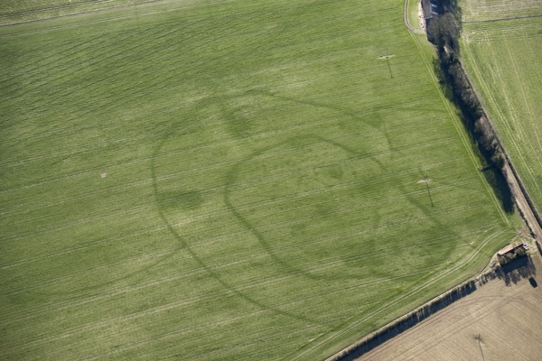 Iron Age double ditched enclosure crop mark, near South Wonston, Hampshire, 2018