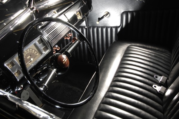 Ford Deluxe customised 1940. Artist: Simon Clay.