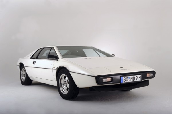 Lotus Esprit 1977 from the James Bond film The Spy Who Loved Me. Artist: Simon Clay.