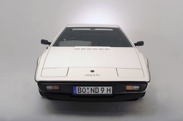 Lotus Esprit 1977 from the James Bond film The Spy Who Loved Me. Artist: Simon Clay.