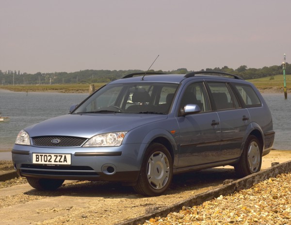 2003 Ford Mondeo LX Estate. Artist: Unknown.