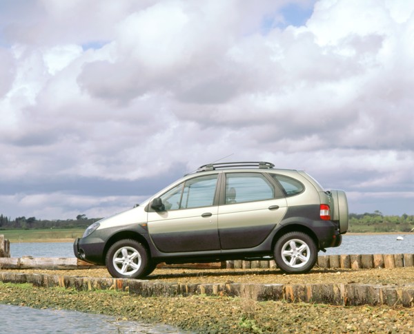 2001 Renault Scenic. Artist: Unknown.