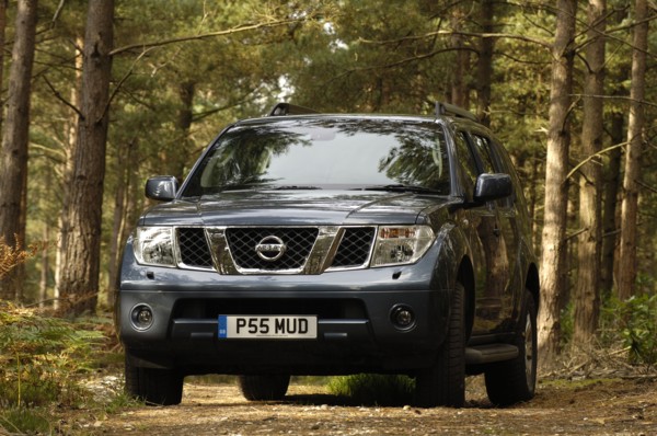 2005 Nissan Pathfinder 2.5 Tspec dci Artist: Unknown.
